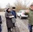 «Когда потеплеет, пригоним грейдер и приведём дорогу в порядок», – пообещал комиссии райадминистрации генеральный директор ООО «Льговагроинвест» Э. Б. Сазонов (на фото он справа). - Газета Курьер